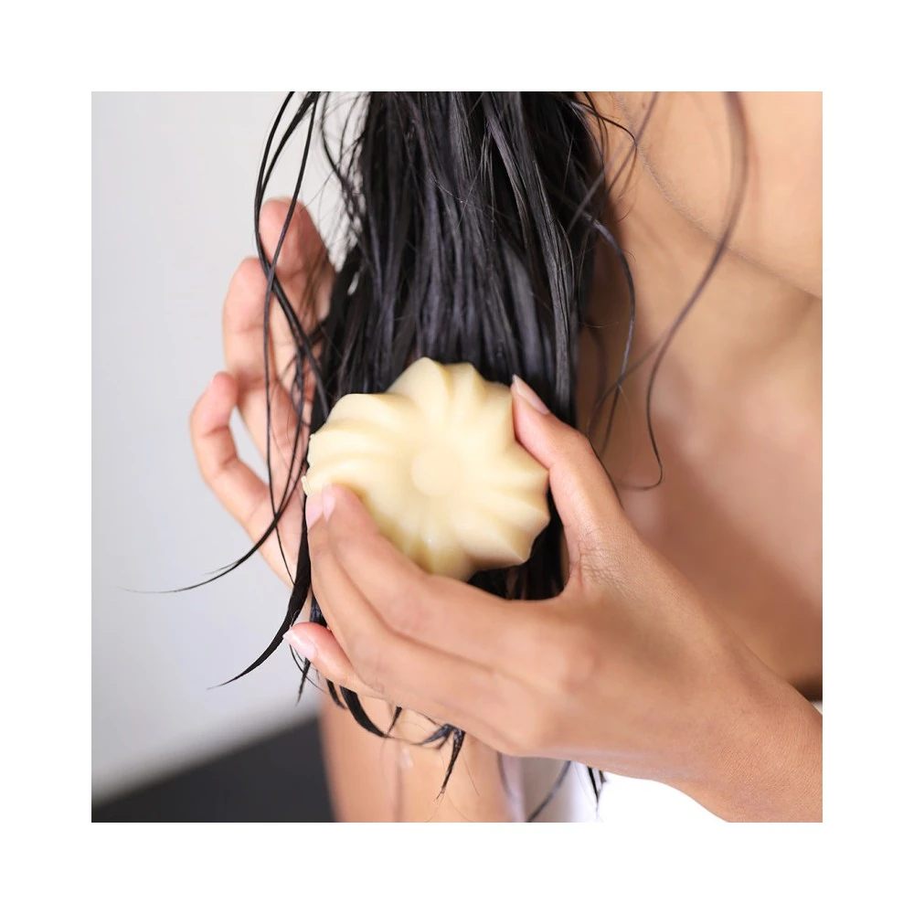 Après-shampoing Solide Aux Notes Vanillées BIO 74ml 2 Après-shampoing Solide Aux Notes Vanillées BIO 74ml – Image 2