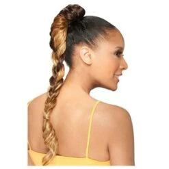 MODEL Postiche FRENCH BRAID PONYTAIL * 3 MODEL Postiche FRENCH BRAID PONYTAIL * -Super Beaute Boutique model postiche french braid ponytail 1 1